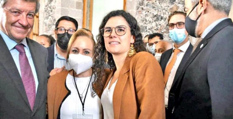 Todos, Líderes Sindicales, Autoridades y Empresarios, Responsables del Cambio Laboral en el País: STyPS