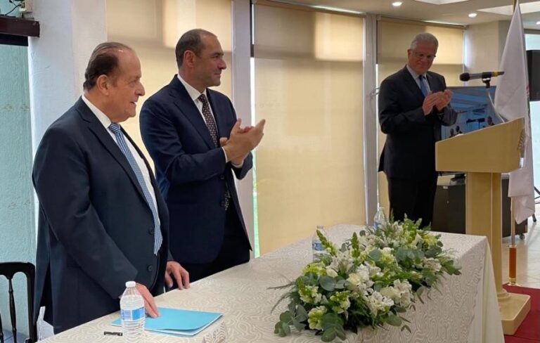 Ganan Enrique Sucar y Nabih Chartouni, el Premio Biblos al Mérito 2023