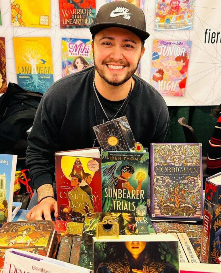Lanzan la Novela “Las Pruebas del sol”, de Aiden Thomas