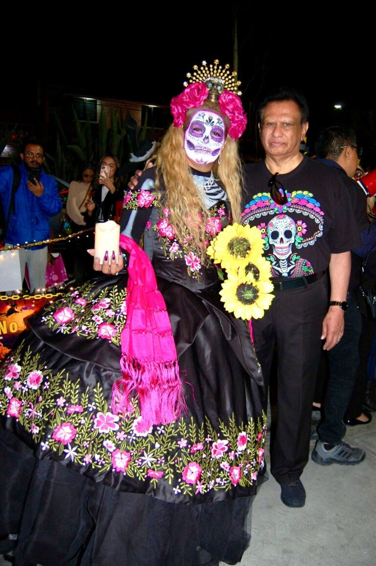 Reconocen Gran Ofrenda, al Conmemorar a los Santos Difuntos