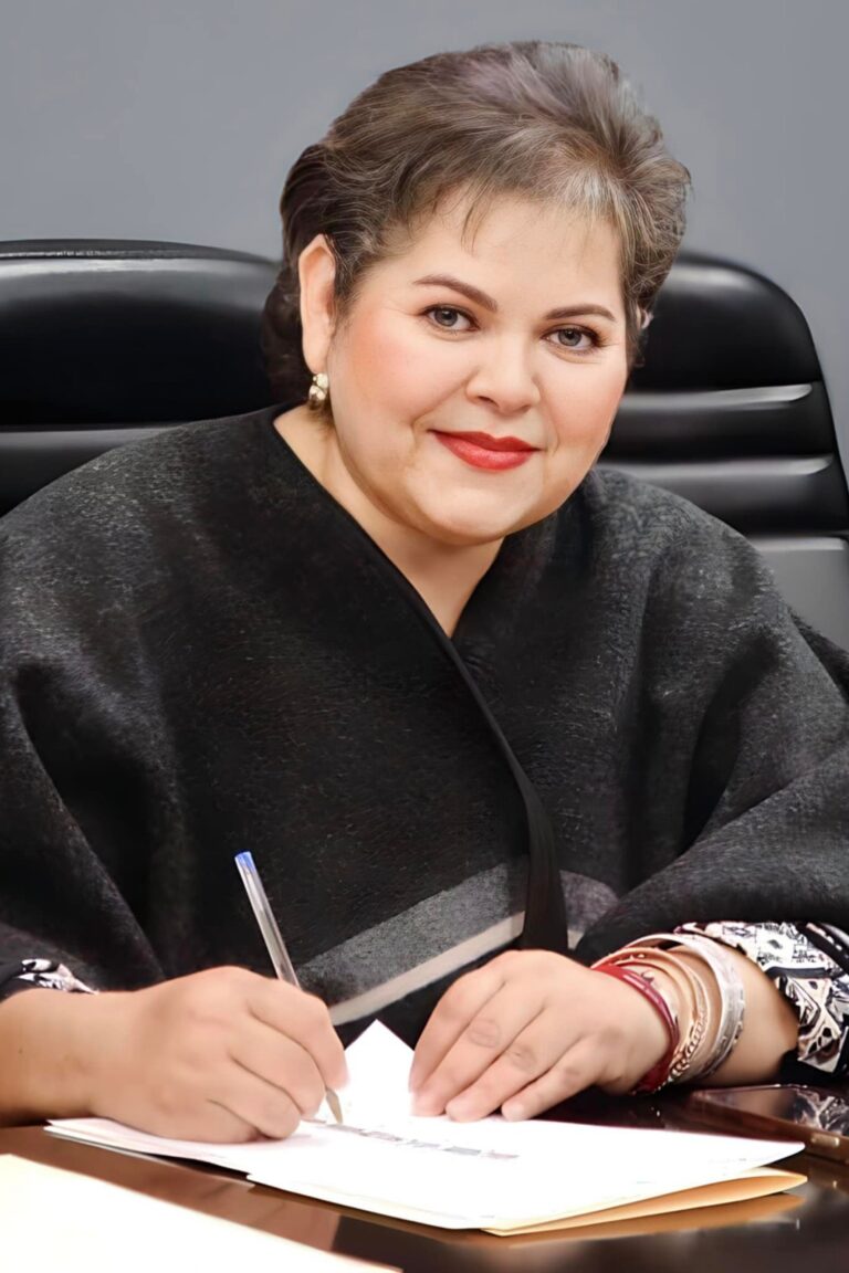 La Diputada Evangelina Moreno se Registra Como Candidata al Senado de la República