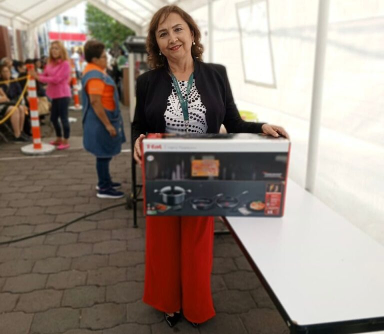 Reciben Trabajadoras del Poder Judicial CDMX, Regalos por Día de las Madres