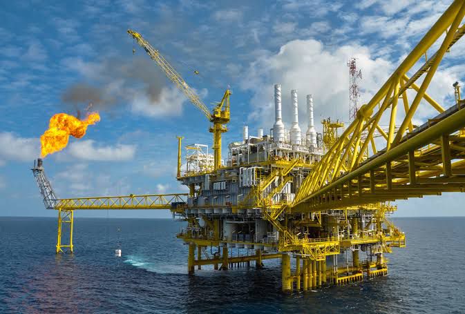 Amenazada la Estabilidad Social en México por Impagos de Pemex: Coparmex