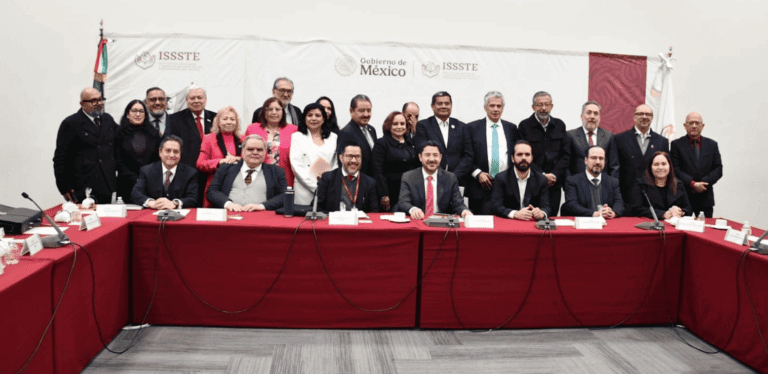 Reciben Vales de Despensa 2026 por $14,900, Trabajadores del ISSSTE