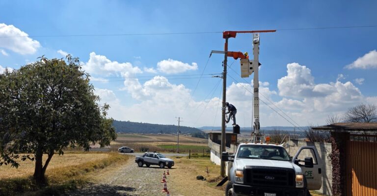Acelera Comisión Federal de Electricidad, sus Programas de Conexión a Poblaciones en el País
