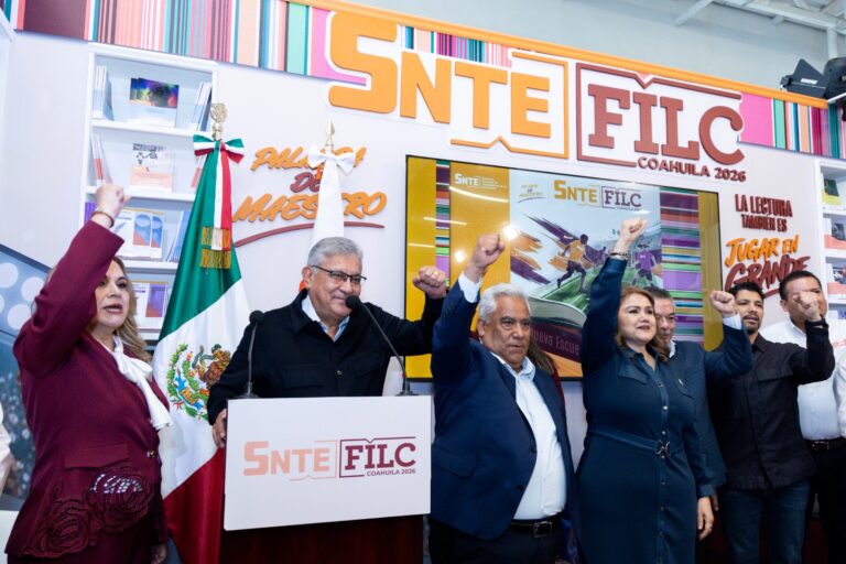 Reconoce SNTE, Trabajo Literario de los Maestros del País, Presentes en la FILC 2026