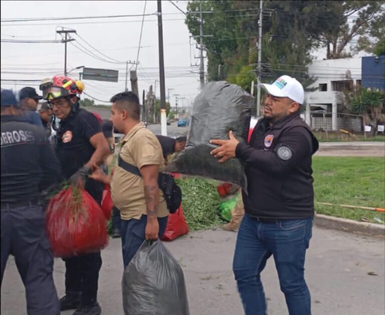 Bomberos y Paramédicos de Ecatepec, Convertidos en Personal de Limpieza Ante la Crisis Operativa